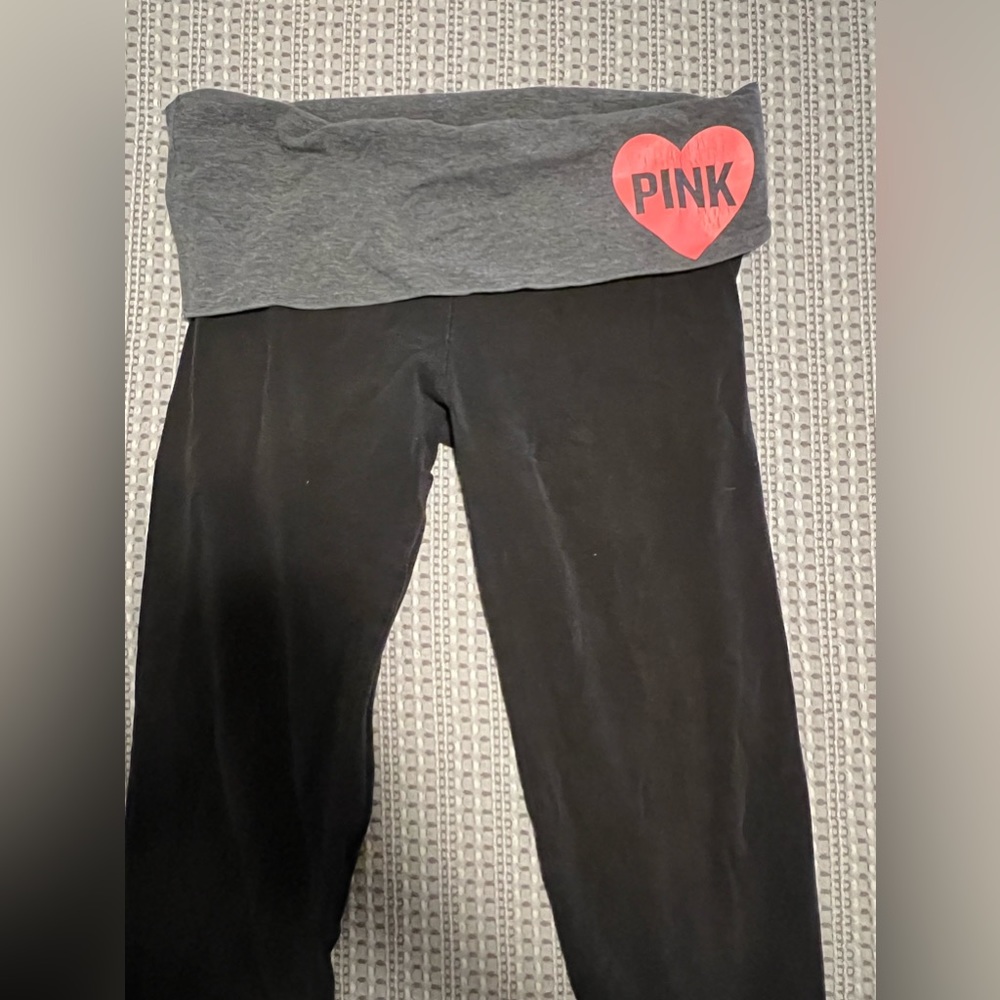 Victoria’s Secret Pink Cropped Yoga Pants!